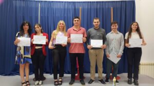 Estudiantes de CRESTA recibieron el Premio Salvador Romeo, un reconocimiento al esfuerzo y al desempeño académico